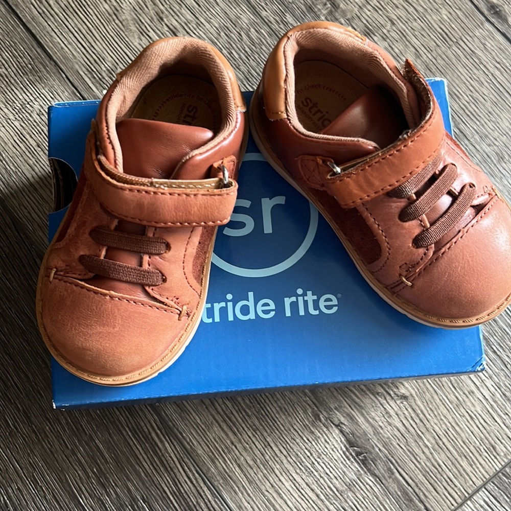 Stride Rite - Picture 2 of 4